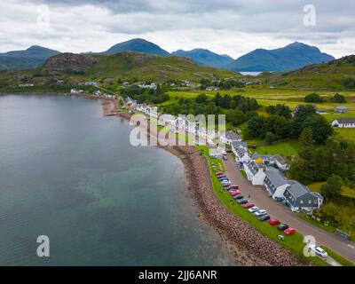 Luftaufnahme des Dorfes Shieldaig am Loch Shieldaig in Wester Ross, Schottland, Großbritannien Stockfoto