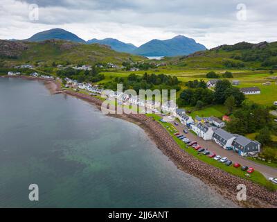 Luftaufnahme des Dorfes Shieldaig am Loch Shieldaig in Wester Ross, Schottland, Großbritannien Stockfoto