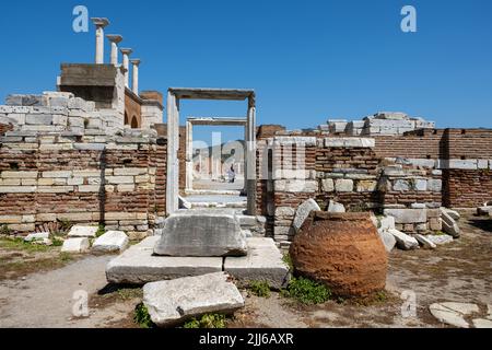 Die Ruinen der Basilika Saint John's in der Stadt Selcuk in der Nähe der berühmten Ruinen von Ephesus in der Türkei. Es wird gesagt, dass der Evangelist Johannes hier begraben wurde Stockfoto