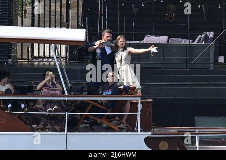 Paris, Frankreich. 23.. Juli 2022. Jennifer Lopez und Ben Affleck haben am 23. Juli 2022 ihre Flitterwochen in Paris, Frankreich, verbracht. (Foto: Lionel Urman/Sipa USA) Quelle: SIPA USA/Alamy Live News Stockfoto