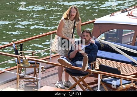 Paris, Frankreich. 23.. Juli 2022. Jennifer Lopez und Ben Affleck haben am 23. Juli 2022 ihre Flitterwochen in Paris, Frankreich, verbracht. (Foto: Lionel Urman/Sipa USA) Quelle: SIPA USA/Alamy Live News Stockfoto