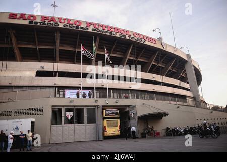 Sao Paulo, Brasilien. 23.. Juli 2022. SP - Sao Paulo - 07/23/2022 - BRASILIANISCHER A 2022, SAO PAULO X GOIAS - Gesamtansicht des Morumbi-Stadions für das Spiel zwischen Sao Paulo und Goias für die brasilianische Meisterschaft A 2022. Foto: Ettore Chiereguini/AGIF/Sipa USA Quelle: SIPA USA/Alamy Live News Stockfoto