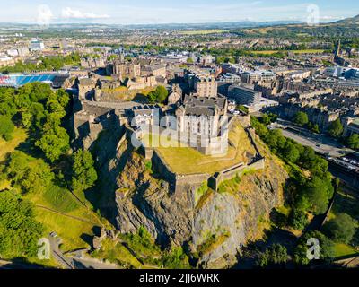 Drohnenfoto Edinburgh Castle erbaut im 11.. Jahrhundert Stockfoto