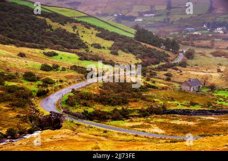 Bergpass in den Bergen von Maumtrasna an der Westküste Irlands. Stockfoto