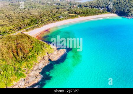 Elizabeth Strand und Bucht in der Nähe des booti booti Nationalparks an der australischen Pazifikküste - malerische tropische Meereslandschaft. Stockfoto