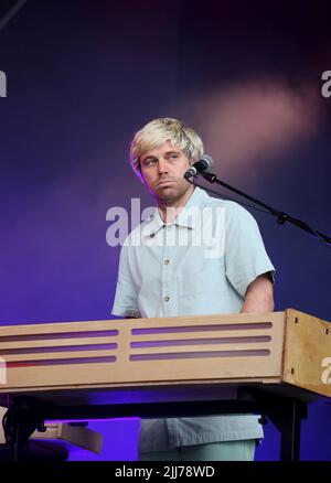 MacClesfield, Großbritannien. 23.. Juli 2022. Das Bluedot Festival für Musik, Wissenschaft und Kultur findet statt, das Musik, wissenschaftliche Live-Experimente und immersive Kunstwerke kombiniert. Der britische Astronaut Tim Peake ist einer der geladenen Experten. Jodrell Bank, Macclesfield, Großbritannien. Kredit: Barbara Cook/Alamy Live Nachrichten Stockfoto