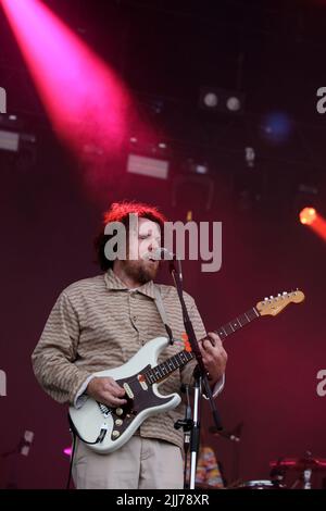 MacClesfield, Großbritannien. 23.. Juli 2022. Das Bluedot Festival für Musik, Wissenschaft und Kultur findet statt, das Musik, wissenschaftliche Live-Experimente und immersive Kunstwerke kombiniert. Der britische Astronaut Tim Peake ist einer der geladenen Experten. Jodrell Bank, Macclesfield, Großbritannien. Kredit: Barbara Cook/Alamy Live Nachrichten Stockfoto