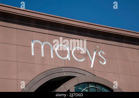 Bloomington, Minnesota. Mall of America. Macy' Logo. Kaufhauskette, die Markenbekleidung, Accessoires, Einrichtungsgegenstände und Haushaltswaren bereitstellt Stockfoto