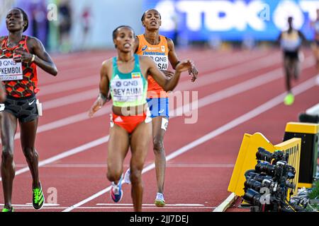 EUGENE, USA - 23. JULI: Sifan Hassan aus den Niederlanden tritt während der Leichtathletik-Weltmeisterschaften am 23. Juli 2022 in Eugene, USA, auf der 5000m der Frauen an (Foto: Andy Astfalck/BSR Agency) Atletiekunie Stockfoto