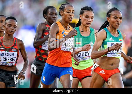 EUGENE, USA - 23. JULI: Sifan Hassan aus den Niederlanden tritt während der Leichtathletik-Weltmeisterschaften am 23. Juli 2022 in Eugene, USA, auf der 5000m der Frauen an (Foto: Andy Astfalck/BSR Agency) Atletiekunie Stockfoto