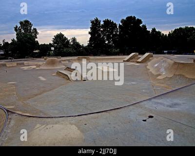 Skateboard-Park im William Cann Civic Center in Union City, Kalifornien Stockfoto