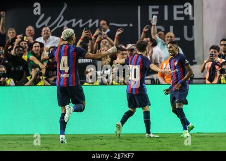 23. Juli 2022: Der Barcelona-Mittelfeldspieler Raphael Dias (22) feiert, nachdem er während der Soccer Champions Tour 22 mit Real Madrid CF gegen den FC Barcelona im Allegiant Stadium in Las Vegas, NV, ein Tor erzielt hat. Der FC Barcelona führt Real Madrid CF in der Halbzeit von 1 bis 0 an. Christopher Trim/CSM. Stockfoto