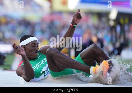 Eugene, USA. 23.. Juli 2022. Pedro Pichardo aus Portugal tritt beim Dreisprung-Finale der Männer bei den Leichtathletik-Weltmeisterschaften Oregon22 in Eugene, Oregon, USA, am 23. Juli 2022 an. Quelle: Wu Xiaoling/Xinhua/Alamy Live News Stockfoto
