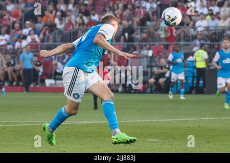 Toronto, Kanada. 23.. Juli 2022. Karol Swiderski (11) in Aktion während des MLS-Spiels zwischen dem FC Toronto und dem FC Charlotte auf dem BMO Field in Toronto. Das Spiel endete 4-0 für den FC Toronto. Kredit: SOPA Images Limited/Alamy Live Nachrichten Stockfoto