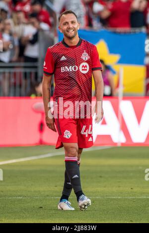 Toronto, Kanada. 23.. Juli 2022. Domenico Criscito (44) im Einsatz während des MLS-Spiels zwischen dem FC Toronto und dem FC Charlotte auf dem BMO-Feld in Toronto. Das Spiel endete 4-0 für den FC Toronto. Kredit: SOPA Images Limited/Alamy Live Nachrichten Stockfoto