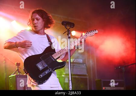 23. Juli 2022, Sheffield, South Yorkshire, USA: October Drift Performing at Tramlines Festival , Großbritannien , 23.07.2022 (Bild: © Robin Burns/ZUMA Press Wire) Stockfoto