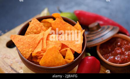 Tortilla Nacho Chip Bier Essen Snack würzig knackig Stockfoto