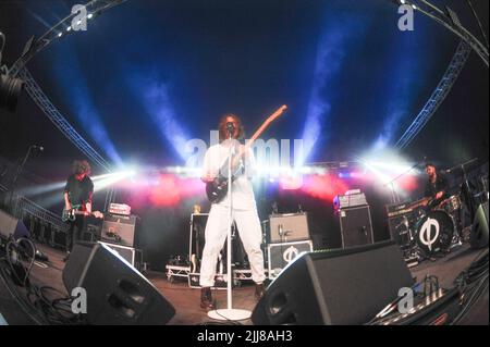 23. Juli 2022, Sheffield, South Yorkshire, USA: October Drift Performing at Tramlines Festival , Großbritannien , 23.07.2022 (Bild: © Robin Burns/ZUMA Press Wire) Stockfoto