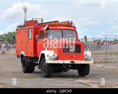 KAUNAS / LITAUEN - 10. August 2019: Magirus Deutz Feuerwehrauto auf dem Flugplatz Aleksotas Stockfoto