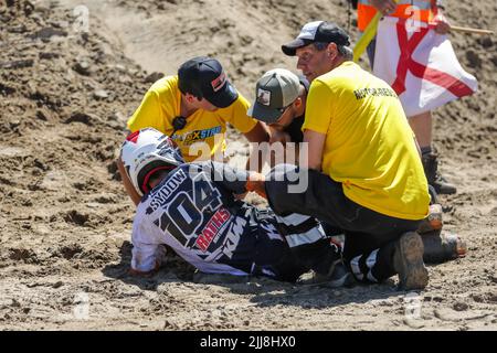 Lommel, Belgien. 24.. Juli 2022. Der Deutsche Jeremy Sydow im Bild nach einem Sturz beim Motocross MX2 Grand Prix, 14. (von 18) Rennen der FIM Motocross Weltmeisterschaft, Sonntag, 24. Juli 2022 in Lommel. BELGA FOTO MARIJN DE KEYZER Kredit: Belga Nachrichtenagentur/Alamy Live News Stockfoto