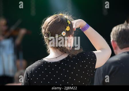 Heisses und sonniges Wetter ist für die Musikliebhaber auf der 15. willkommen. Gate to Southwell, International Roots and Acoustic Music Festival. Stockfoto