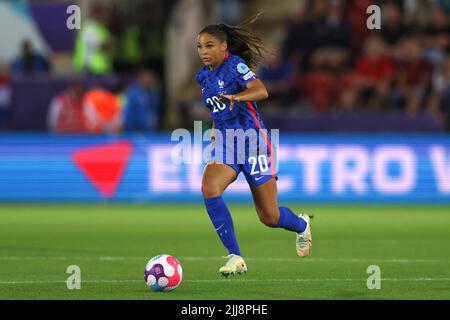 Rotherham, England, 23.. Juli 2022. Delphine Cascarino aus Frankreich während des Spiels der UEFA Women's European Championship 2022 im New York Stadium, Rotherham. Bildnachweis sollte lauten: Jonathan Moscrop / Sportimage Stockfoto