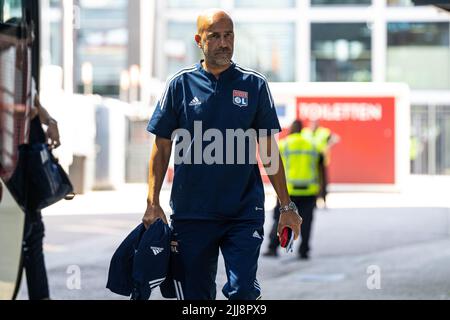 Rotterdam - Peter Bosz von Olympique Lyon vor dem Spiel zwischen Feyenoord und Olympique Lyon im Stadion Feijenoord De Kuip am 24. Juli 2022 in Rotterdam, Niederlande. (Box-to-Box-Bilder/Yannick Verhoeven) Stockfoto