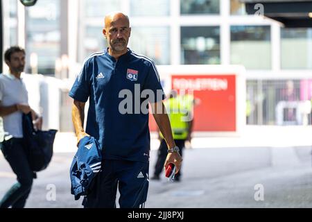 Rotterdam - Peter Bosz von Olympique Lyon vor dem Spiel zwischen Feyenoord und Olympique Lyon im Stadion Feijenoord De Kuip am 24. Juli 2022 in Rotterdam, Niederlande. (Box-to-Box-Bilder/Yannick Verhoeven) Stockfoto