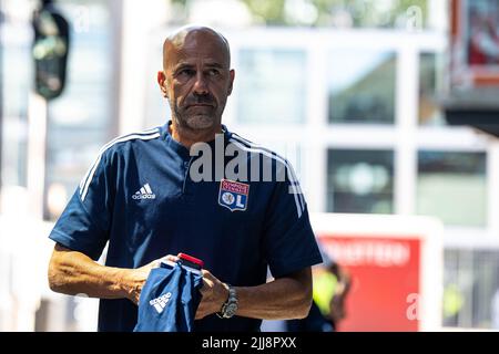 Rotterdam - Peter Bosz von Olympique Lyon vor dem Spiel zwischen Feyenoord und Olympique Lyon im Stadion Feijenoord De Kuip am 24. Juli 2022 in Rotterdam, Niederlande. (Box-to-Box-Bilder/Yannick Verhoeven) Stockfoto