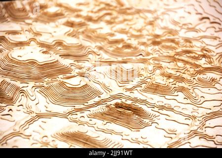 Topografisches Reliefmodell aus Schichten, Nahaufnahme Stockfoto