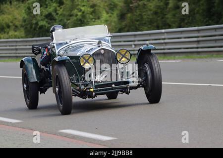 2022 LE MANS KLASSIKER - sonntagvormittag Rennen für GRID1 - 1931 Alfa Romeo 8C 2300 LM mit Geschwindigkeit Stockfoto