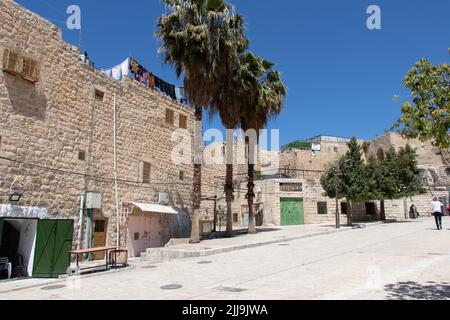 El-Halil oder Hebron: 21. April 2022. Typische Häuser im Mittleren Osten im Westjordanland von Palästina Stockfoto