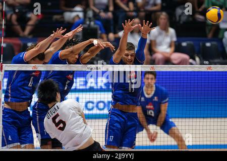 Bologna, Italien. 21.. Juli 2022. Volley Nations League 2022 - Viertelfinalspiel Frankreich gegen Japan Stockfoto