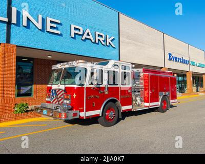 Billerica Fire Department E-One Typhoon Fire Truck im Stadtzentrum von Billerica, Massachusetts, USA. Stockfoto