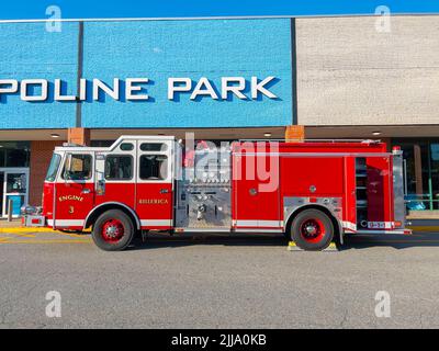 Billerica Fire Department E-One Typhoon Fire Truck im Stadtzentrum von Billerica, Massachusetts, USA. Stockfoto