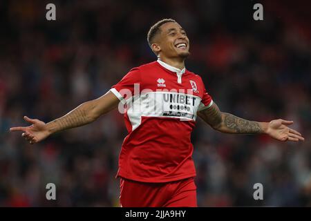 Marcus Tavernier von Middlesbrough feiert am Samstag, dem 23.. Juli 2022, ihr zweites Tor im Vorsaison-Freundschaftsspiel zwischen Middlesbrough und Olympique de Marseille im Riverside Stadium, Middlesbrough. (Kredit: Mark Fletcher | MI News) Kredit: MI Nachrichten & Sport /Alamy Live News Stockfoto