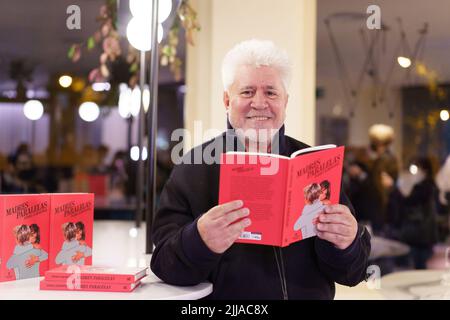 Pedro Almodovar während der Präsentation des Drehbuchs 'Madres Paralelas' in Madrid, 23. November 2021 Spanien Featuring: Pedro Almodovar wo: Madrid, Spanien Wann: 23 Nov 2021 Credit: Oscar Gonzalez/WENN Stockfoto