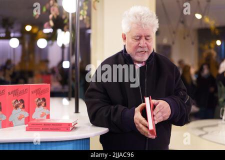 Pedro Almodovar während der Präsentation des Drehbuchs 'Madres Paralelas' in Madrid, 23. November 2021 Spanien Featuring: Pedro Almodovar wo: Madrid, Spanien Wann: 23 Nov 2021 Credit: Oscar Gonzalez/WENN Stockfoto