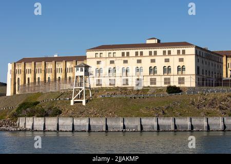 Außenansicht des San Quentin State Prison, dem ältesten Gefängnis in Kalifornien. Dort befindet sich die einzige Todeszelle des Staates für Männer. Stockfoto