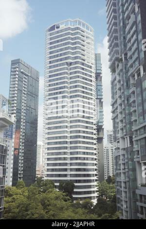 Blick auf die Glasgebäude in singapur Stockfoto