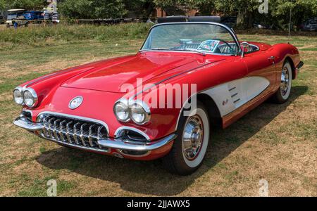 Eine 1960 zweigetönte Corvette auf der Pittsburgh Vintage Grand Prix Car Show Stockfoto