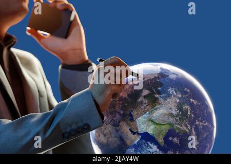 3D Abbildung. 3D Rendering Geschäftsmann Handschrift auf DER WELT . Finanzanalysen und -Analysen Stockfoto