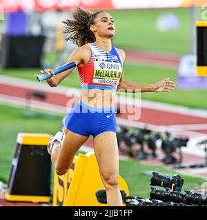 EUGENE, USA - 24. JULI: Sydney McLaughlin aus den USA tritt während der Leichtathletik-Weltmeisterschaften am 24. Juli 2022 in Eugene, USA, bei der Frauen-Staffel 4x 400m an (Foto: Andy Astfalck/BSR Agency) Atletiekunie Stockfoto