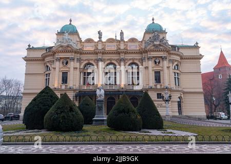 Krakau, Polen - 13. März 2022: Juliusz Słowacki Theater, 19.-Jahrhundert eklektisches Theater und Opernhaus in Kraków Stockfoto