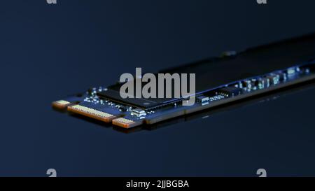 Nahaufnahme der SSD m2-Festplatte auf dunkelblauem Hintergrund. Solid-State-Laufwerk oder ssd sata m2 B und M-Tasten, selektiver Fokus auf den Vordergrund Stockfoto