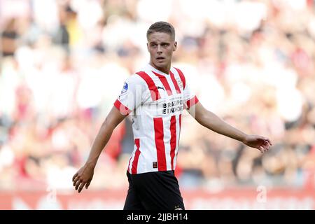 EINDHOVEN - Joey Veerman vom PSV Eindhoven während des Freundschaftsspiel zwischen PSV Eindhoven und Real Betis im Phillips-Stadion am 23. Juli 2022 in Eindhoven, Niederlande. ANP | Dutch Höhe | Bart Stoutjesdijk Stockfoto