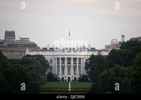 Washington, USA. 25.. Juli 2022. Eine allgemeine Ansicht des Weißen Hauses in Washington, DC, am Montag, den 25. Juli 2022. (Graeme Sloan/Sipa USA) Quelle: SIPA USA/Alamy Live News Stockfoto