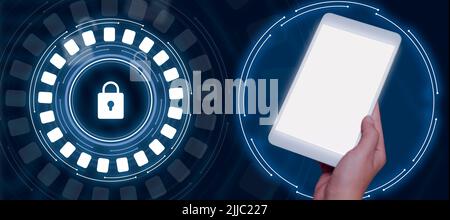 Mann Hält Tablet Mit Wichtigen Botschaften Neben Vorhängeschloss Und Präsentiert Neue Ideen. Geschäftsmann Mit Mobiltelefon Mit Daten In Der Hand Und Präsentieren Stockfoto