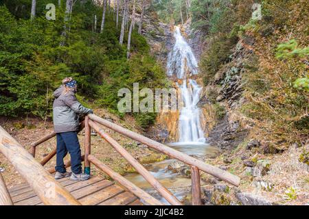 Sibiscal Wasserfall im Naturpark Valles Occidentales, Aisa, Huesca, Spanien Stockfoto