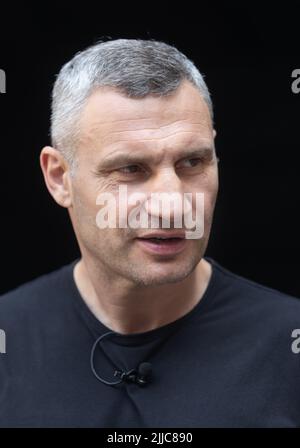 KIEW, UKRAINE - 06. Juli 2022: Vitali Klitschko ist ukrainischer Politiker und ehemaliger professioneller Boxer, der als Bürgermeister von Kiew und Leiter der Stadtverwaltung von Kiew fungiert Stockfoto
